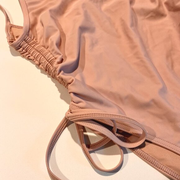 GNASH String One-Piece Swimsuit Size 4 - Picture 8 of 10
